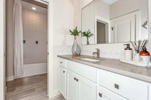 5993 Forbes Ct, Bel Aire, KS 67220