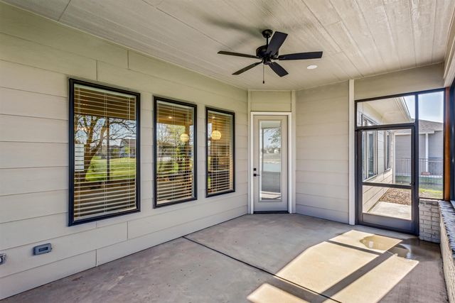 5993 Forbes Ct, Bel Aire, KS 67220