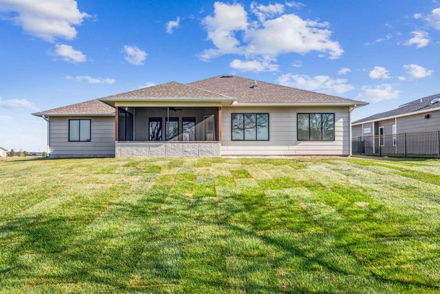 5993 Forbes Ct, Bel Aire, KS 67220