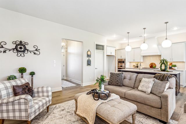 5993 Forbes Ct, Bel Aire, KS 67220