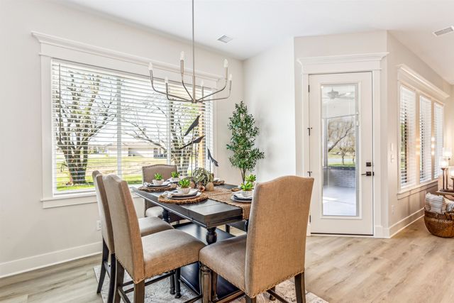 5993 Forbes Ct, Bel Aire, KS 67220