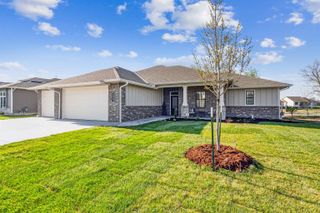 5993 Forbes Ct, Bel Aire, KS 67220