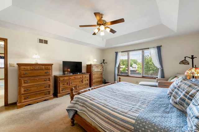 15631 Harbor Town Drive, Orland Park, IL 60462
