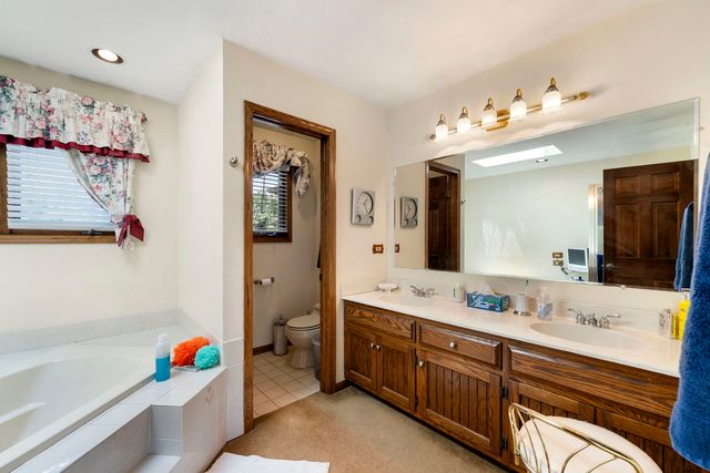 15631 Harbor Town Drive, Orland Park, IL 60462