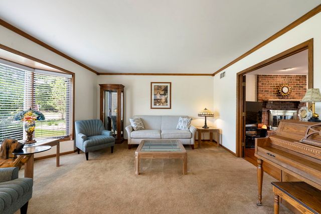 15631 Harbor Town Drive, Orland Park, IL 60462