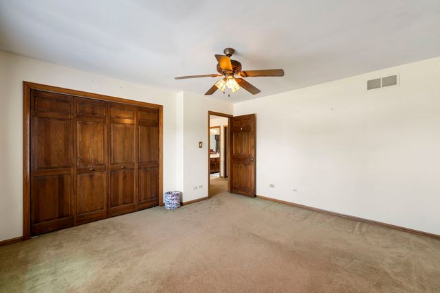 15631 Harbor Town Drive, Orland Park, IL 60462