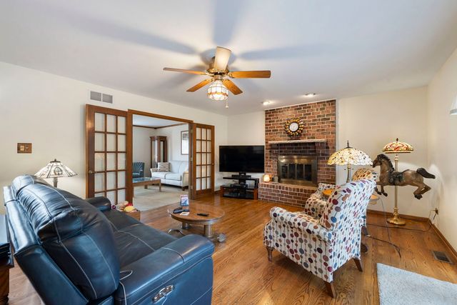15631 Harbor Town Drive, Orland Park, IL 60462