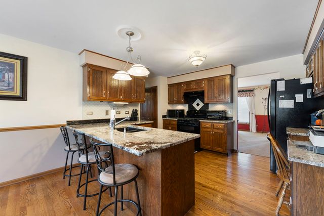 15631 Harbor Town Drive, Orland Park, IL 60462