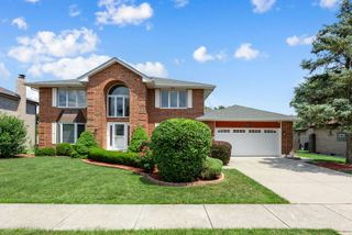 15631 Harbor Town Drive, Orland Park, IL 60462