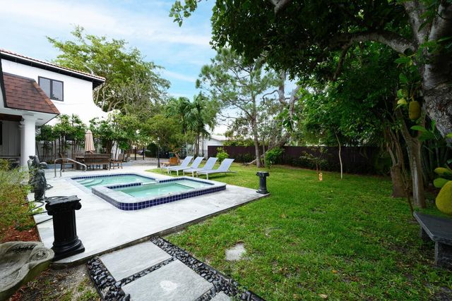 1629 S Lakeside Drive, Lake Worth Beach, FL 33460