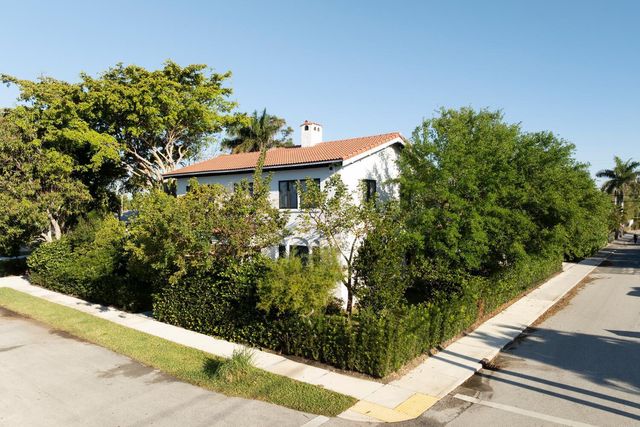 1629 S Lakeside Drive, Lake Worth Beach, FL 33460