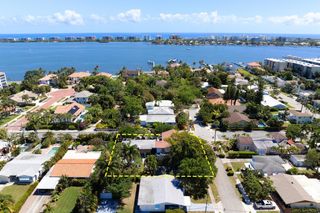 1629 S Lakeside Drive, Lake Worth Beach, FL 33460