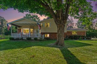 7370 Perry Lake Road, Independence Charter Township, MI 48348