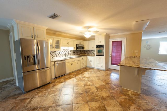 7608 River Rd, Milton, FL 32583