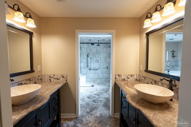 7608 River Rd, Milton, FL 32583