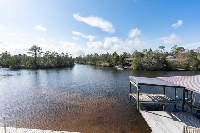 7608 River Rd, Milton, FL 32583