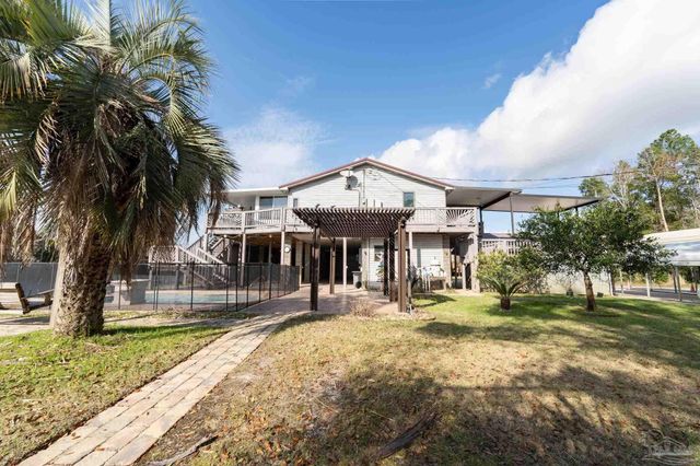 7608 River Rd, Milton, FL 32583