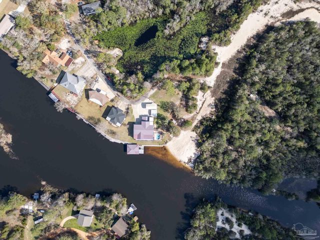 7608 River Rd, Milton, FL 32583