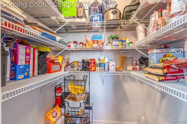 6811 Chandler Drive, Belleville, MI 48111