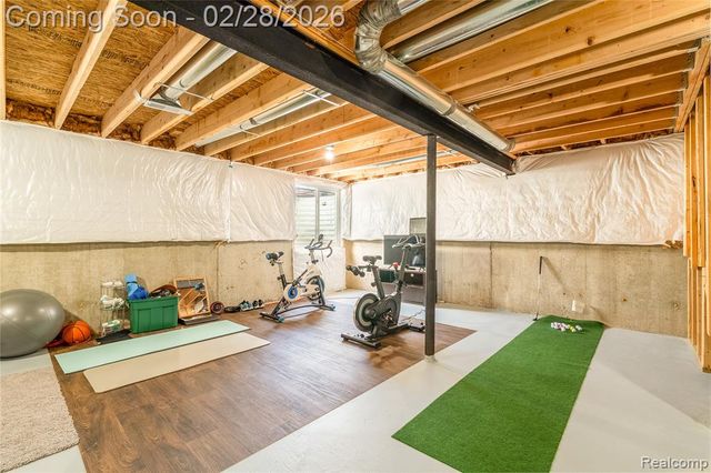 6811 Chandler Drive, Belleville, MI 48111