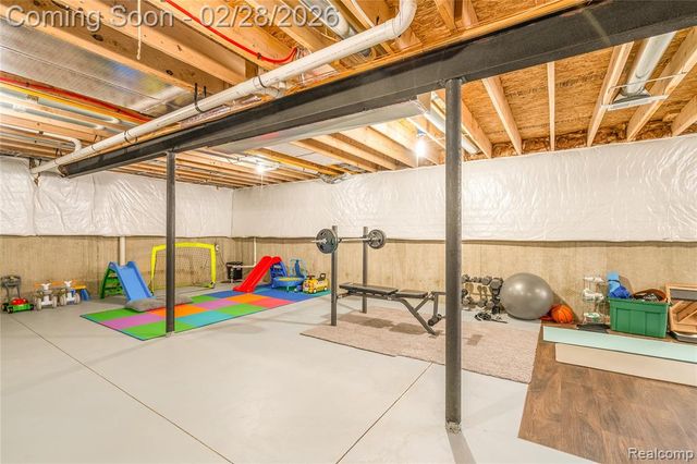 6811 Chandler Drive, Belleville, MI 48111