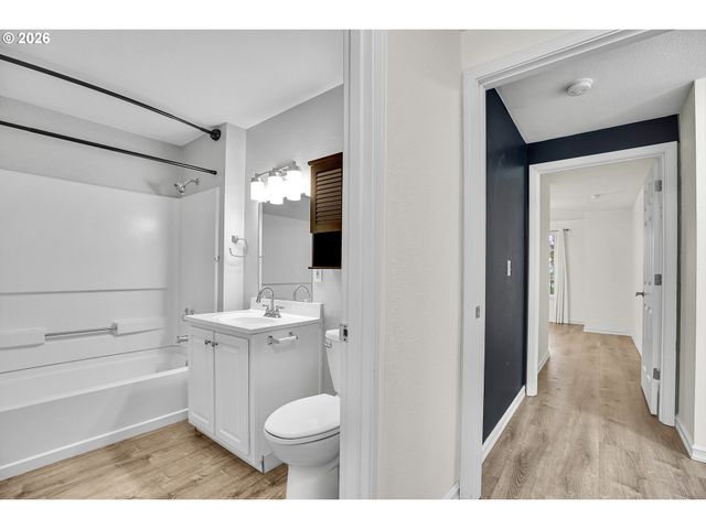 17602 Nw SPRINGVILLE Rd C-9, Portland, OR 97229