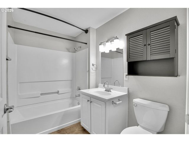 17602 Nw SPRINGVILLE Rd C-9, Portland, OR 97229