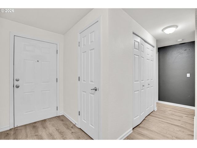 17602 Nw SPRINGVILLE Rd C-9, Portland, OR 97229