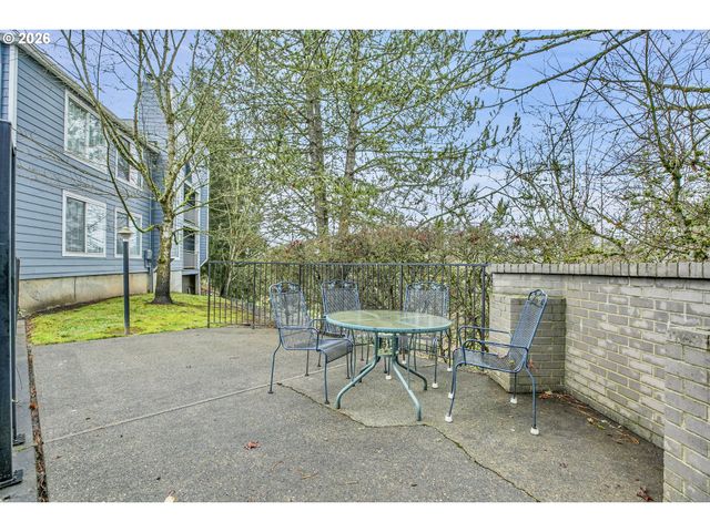 17602 Nw SPRINGVILLE Rd C-9, Portland, OR 97229