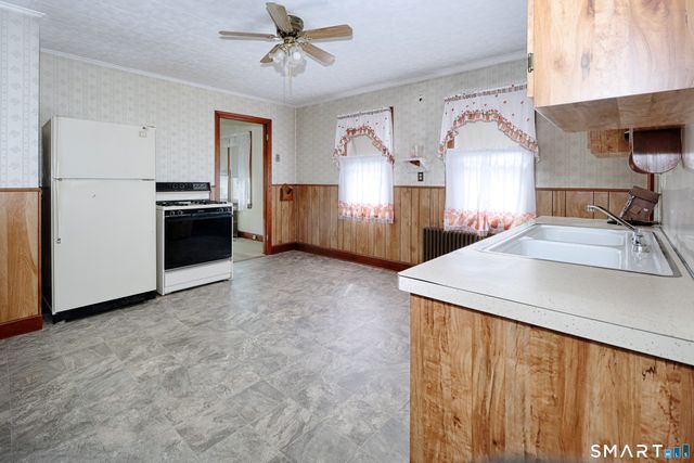 25-27 Henry Avenue, Stratford, CT 06614