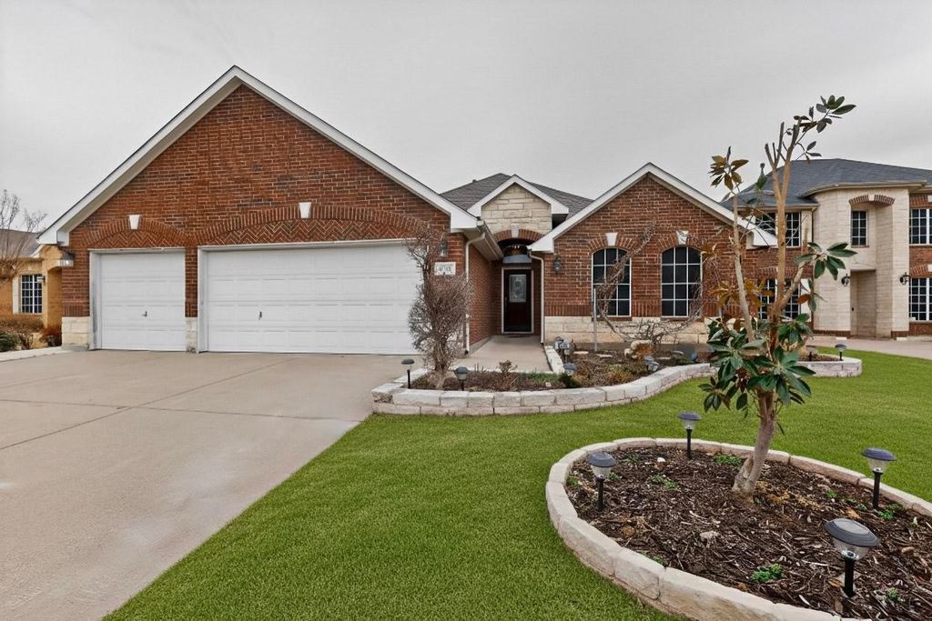 5452 Brazoria Drive, Grand Prairie, TX 75052