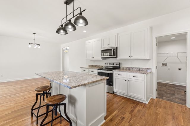 3217 Church St, Burns, TN 37029