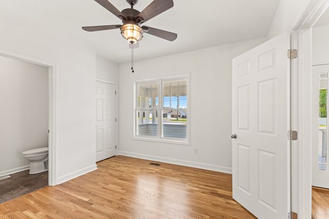 3217 Church St, Burns, TN 37029