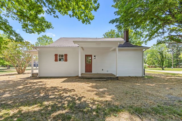 3217 Church St, Burns, TN 37029