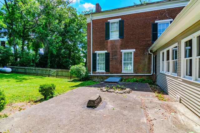 1001 Main Street, Millersburg, KY 40348