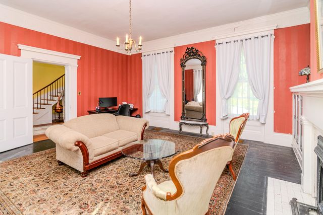 1001 Main Street, Millersburg, KY 40348