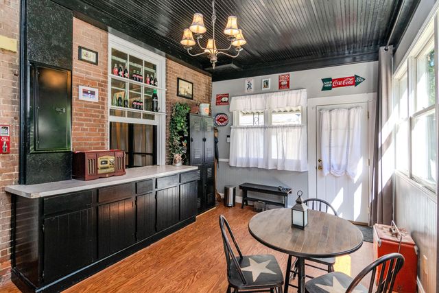 1001 Main Street, Millersburg, KY 40348