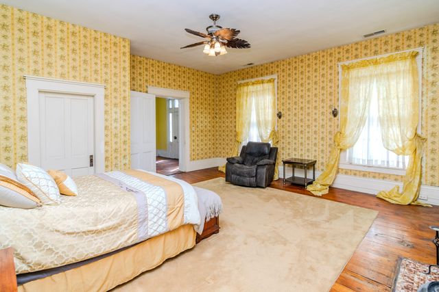 1001 Main Street, Millersburg, KY 40348