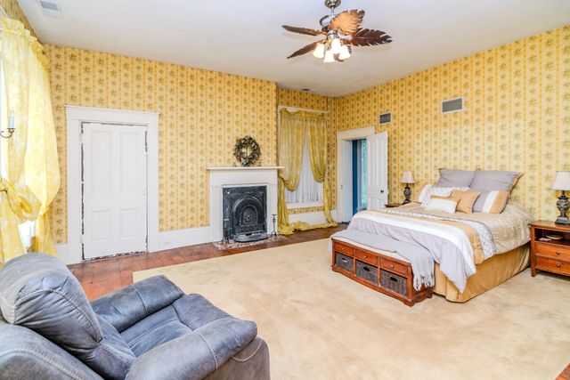 1001 Main Street, Millersburg, KY 40348