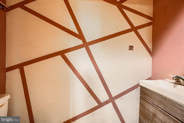 1226 W PRATT ST, Baltimore, MD 21223