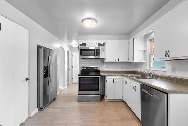 508 E COOLIDGE AVENUE, Appleton, WI 54915