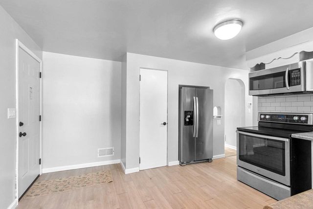 508 E COOLIDGE AVENUE, Appleton, WI 54915