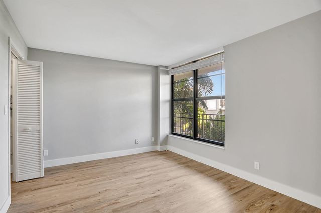 7 Royal Palm Way 404, Boca Raton, FL 33432