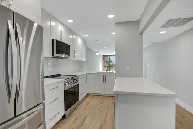 7 Royal Palm Way 404, Boca Raton, FL 33432