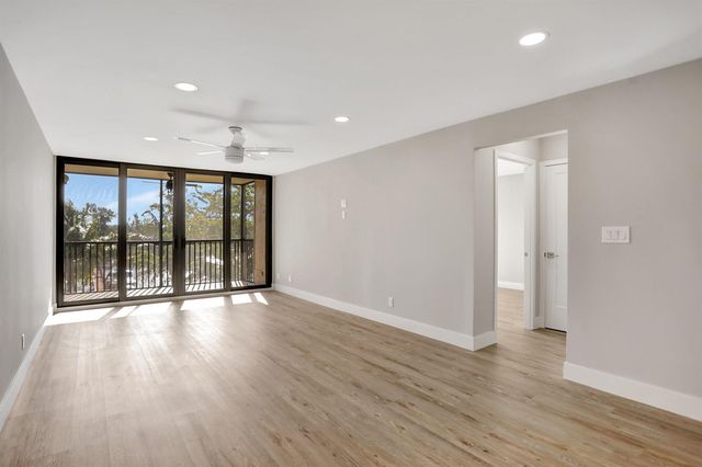 7 Royal Palm Way 404, Boca Raton, FL 33432
