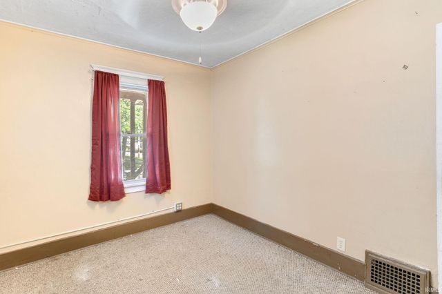 1702 S Taylor Street, South Bend, IN 46613