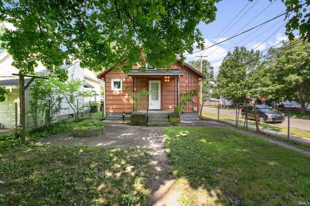 1702 S Taylor Street, South Bend, IN 46613