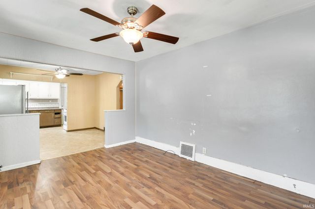 1702 S Taylor Street, South Bend, IN 46613