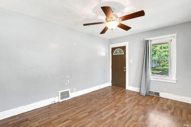 1702 S Taylor Street, South Bend, IN 46613