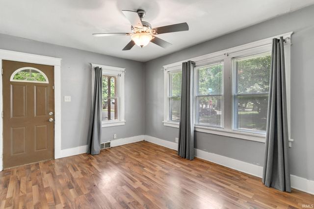 1702 S Taylor Street, South Bend, IN 46613